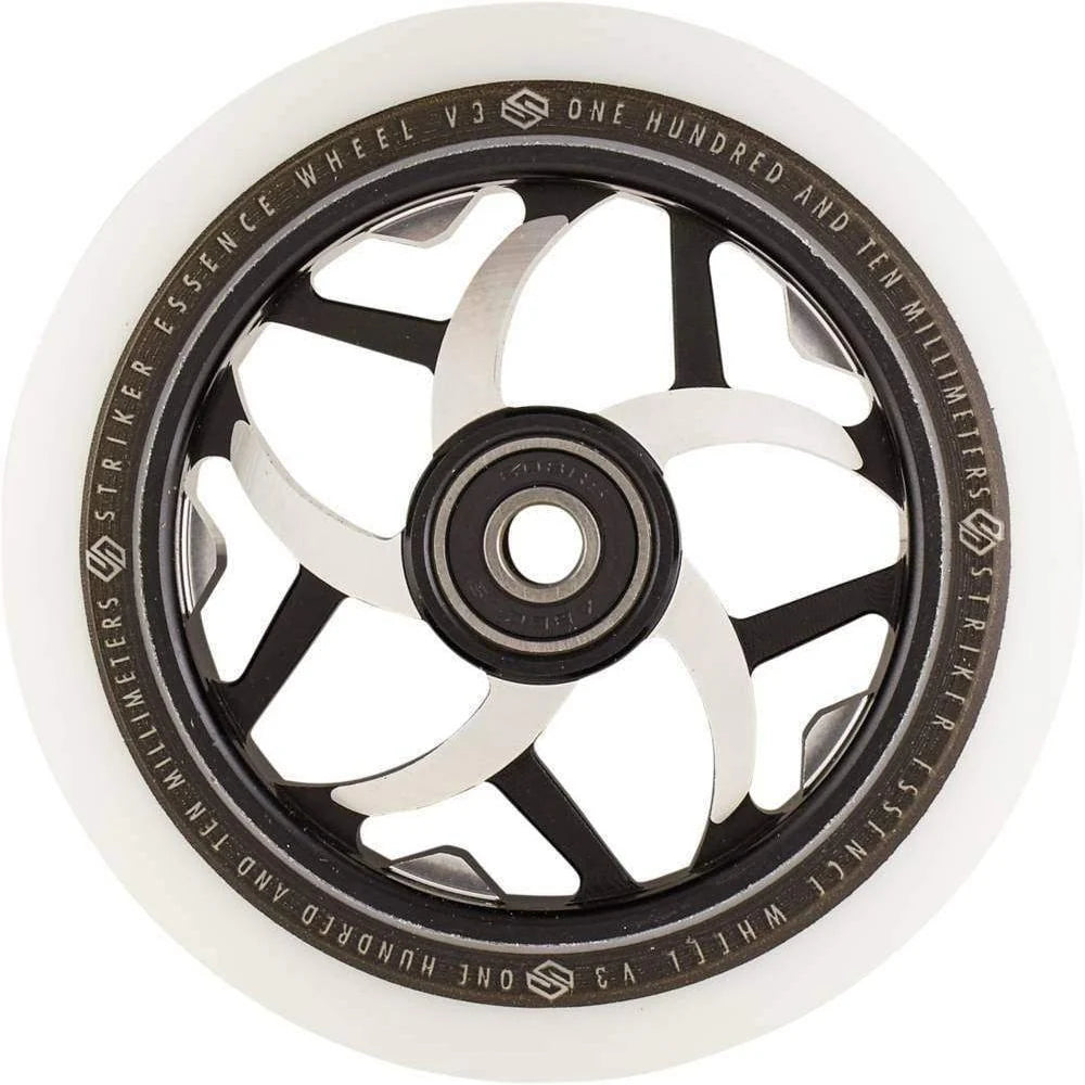 Striker Wheel Essence White Metallic Black x2